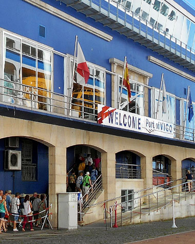 fachada porto comercial de Vigo