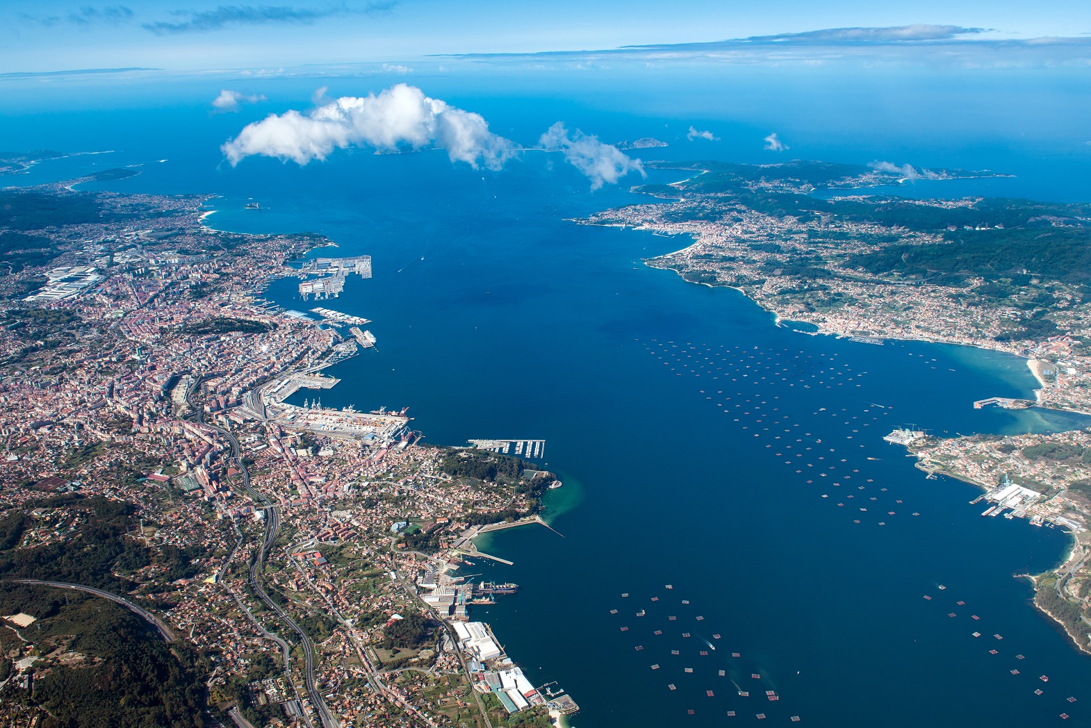 Foto aerea de la ría de Vigo