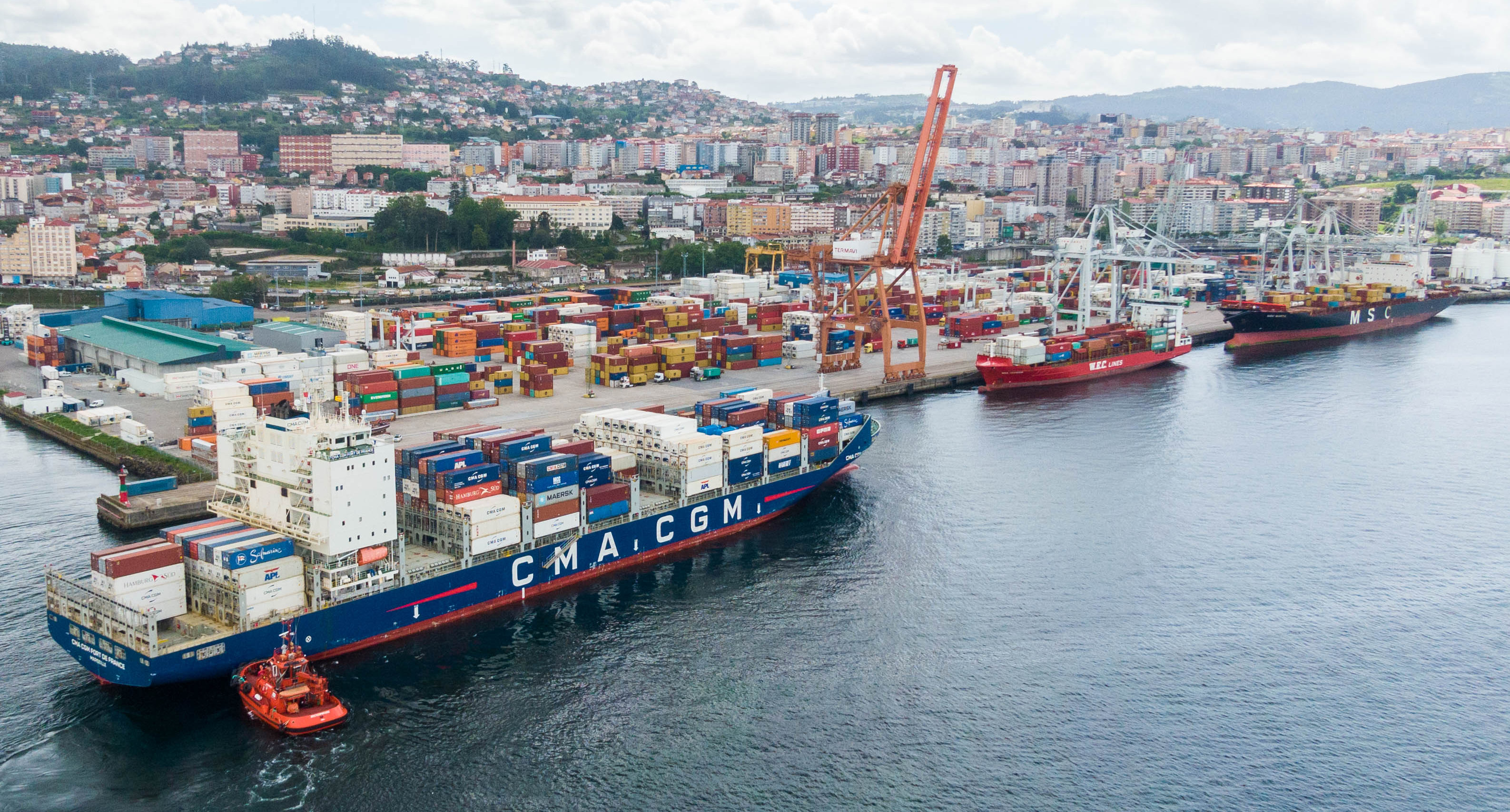 Foto aerea terminal de contenedores