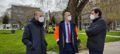 LA AUTORIDAD PORTUARIA DE VIGO PLANTA CINCO NUEVOS CAMELIOS EN LOS JARDINES DE LAS AVENIDAS