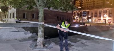 VÁZQUEZ ALMUIÑA AGRADECE EL ESFUERZO DE LA POLICÍA PORTUARIA EN LA VIGILANCIA DE LOS ESPACIOS PROCLIVES AL BOTELLÓN DURANTE…