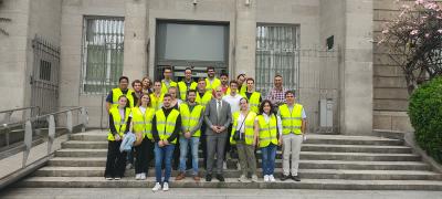 VISITA DE ALUMNOS DE LA ESCUELA DE NEGOCIOS (IESIDE) AL PUERTO DE VIGO